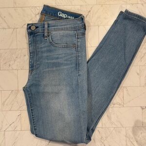 GAP Women's Light Blue Skinny Jeans